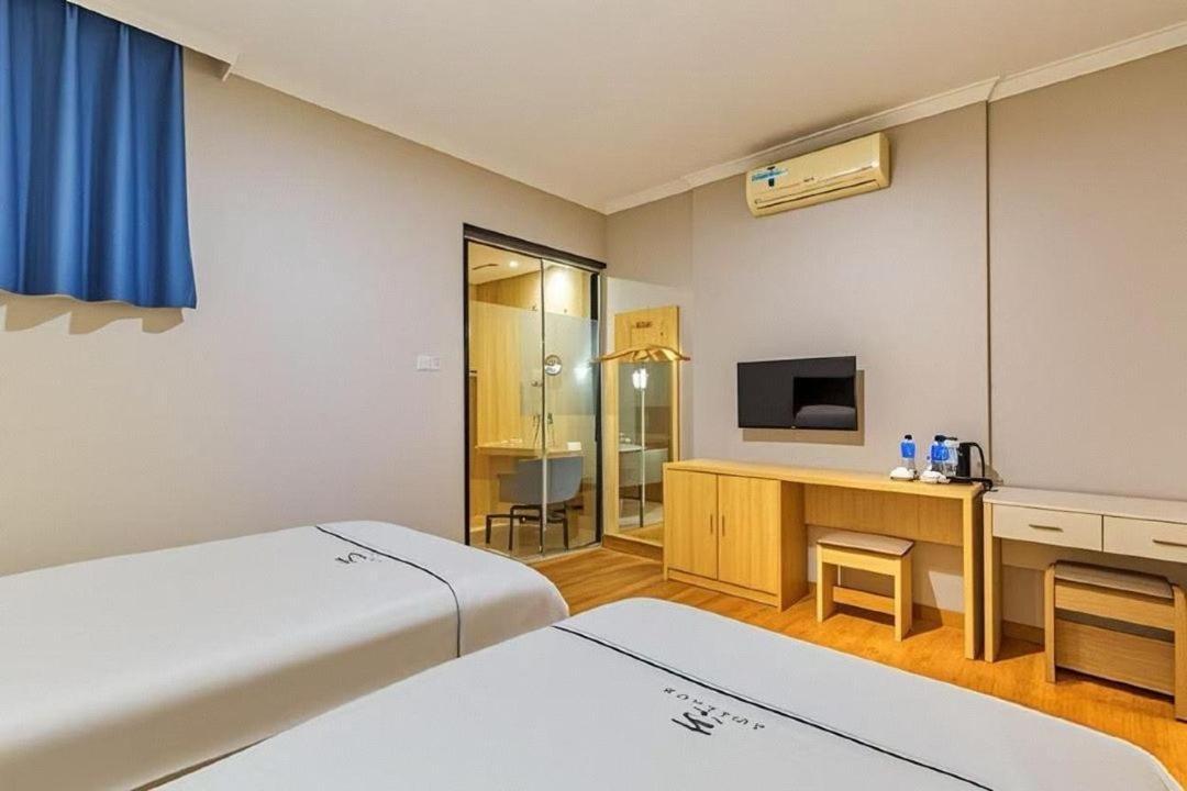 Qiqiaowu Hotel Beijing Daxing Airport Line Caoqiao Subway Station Branch Екстериор снимка