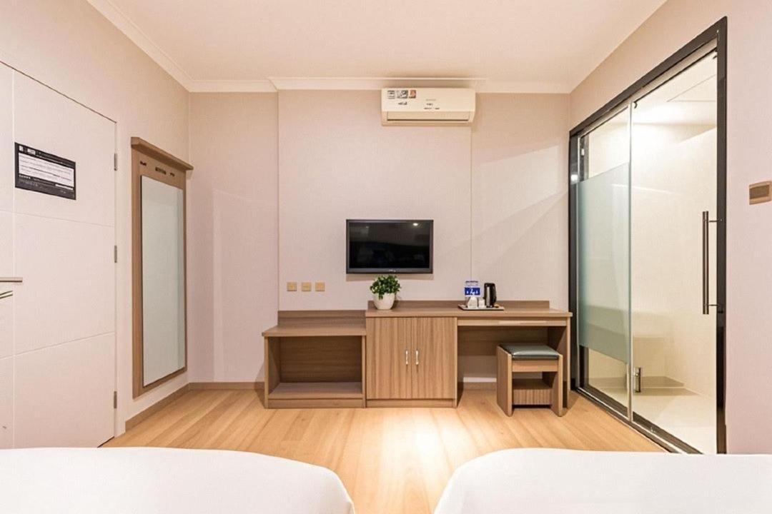 Qiqiaowu Hotel Beijing Daxing Airport Line Caoqiao Subway Station Branch Екстериор снимка